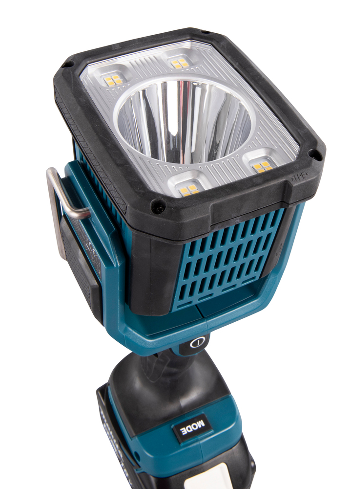 LED-Akku-Handstrahler LXT • 71.000 lx • 1.250 lm LED-Akku-Handstrahler LXT • 71.000 lx • 1.250 lm