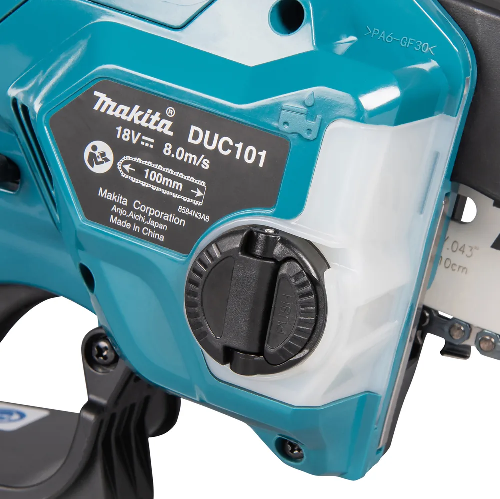 Typenschild der Makita DUC101 Akku-Astsäge mit 18 V und 100 mm Schwert