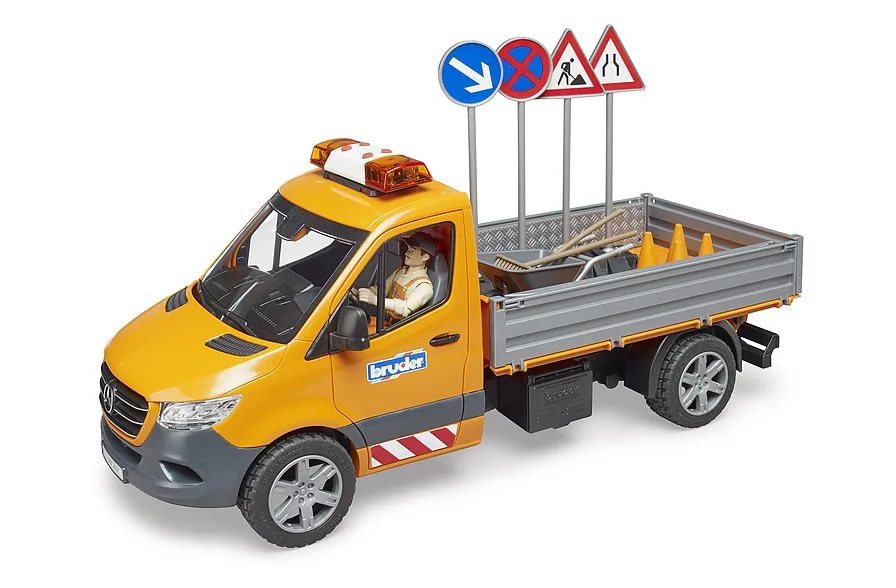 BRUDER Baustellenfahrzeug mit montiertem Light & Sound Modul und Verkehrssicherungs-Zubehör