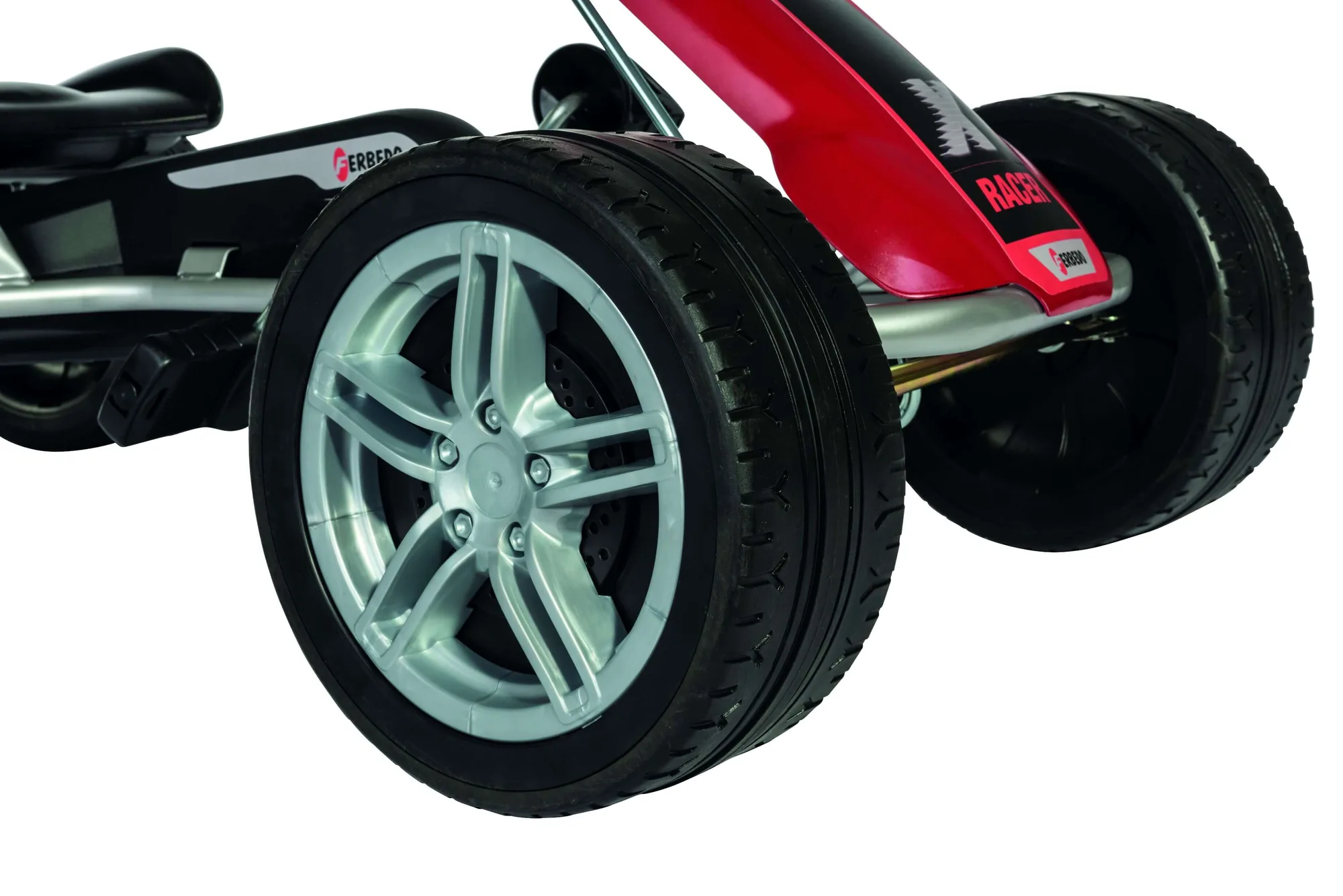 Ferbedo GoKart X-Racer 104000 mit Vorderrad und rotem Frontspoiler im Detail