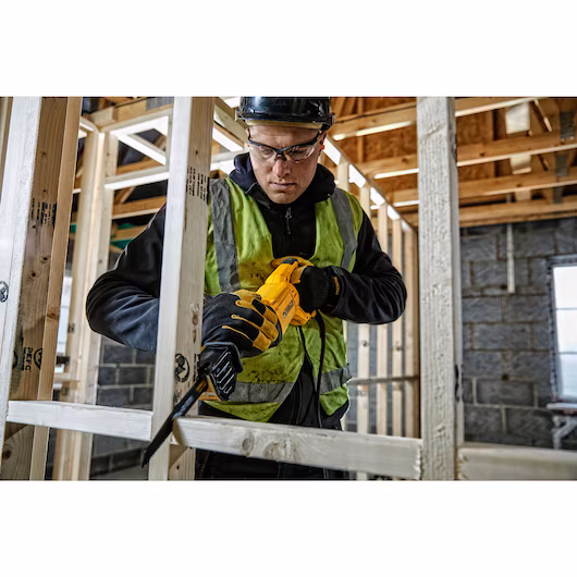 DeWalt DWE305PKXL Säbelsäge – Leistungsstarke 1100-Watt-Säbelsäge für präzise Schnitte