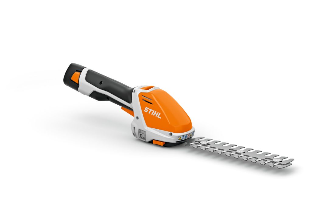 STIHL HSA 26 Akku Heckenschere Set - Leise, Handlich, 110 Min Laufzeit STIHL HSA 26 Akku Heckenschere Set - Leise, Handlich, 110 Min Laufzeit