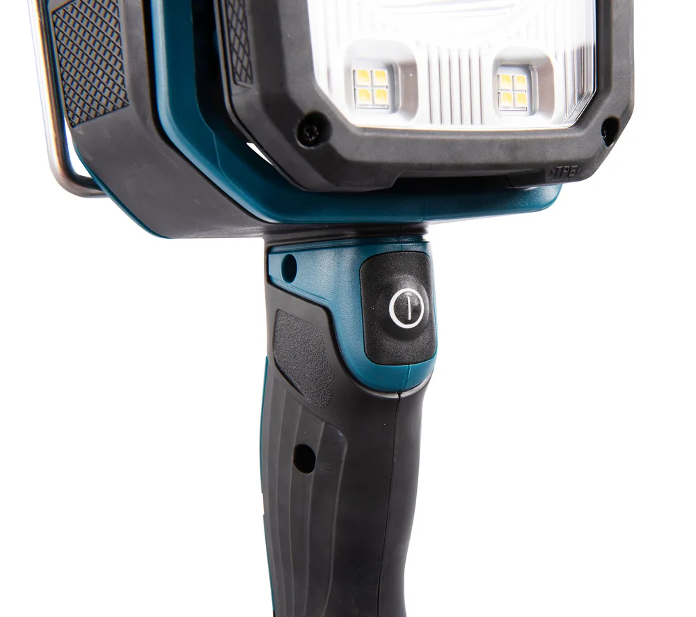 Leuchtkopf und Schalter des LED-Akku-Handstrahlers DML812 in der Detailaufnahme