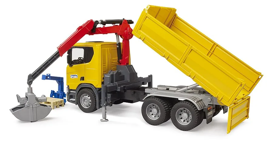 Heckansicht des BRUDER Scania: Gekippte Ladefläche und geöffnete Heckklappe zum Entladen