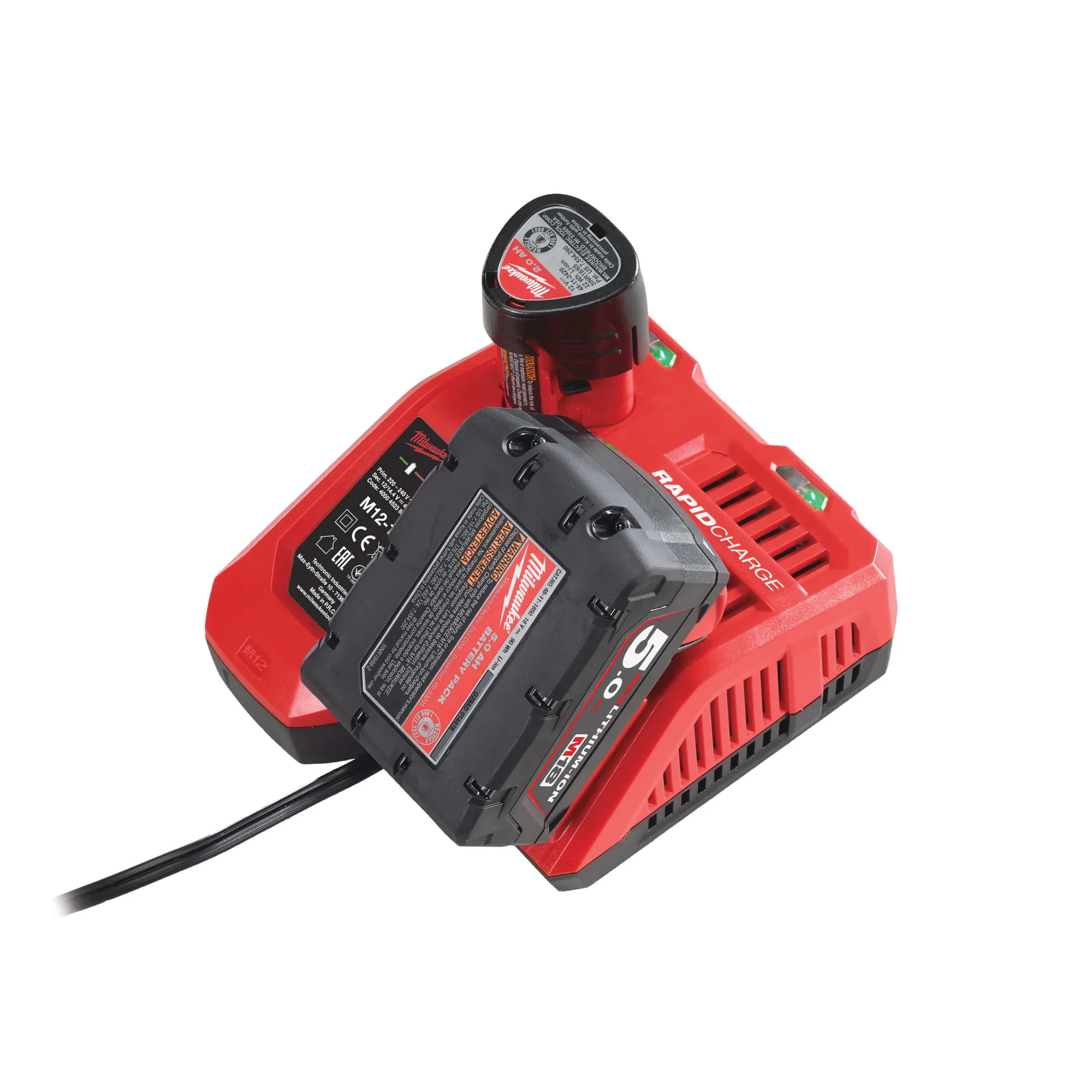 Milwaukee M12-18 FC Schnellladegerät mit eingesetzten Akkus
