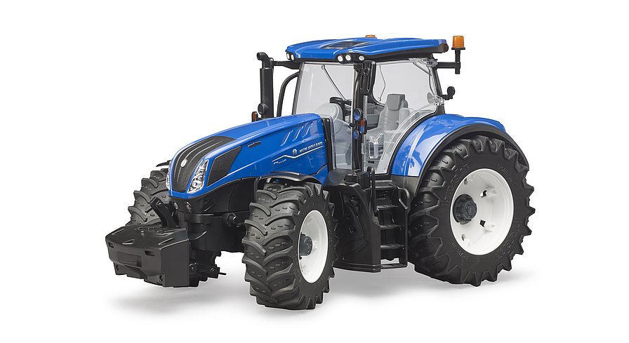 Frontansicht des New Holland Traktors mit detaillierten Scheinwerfern und Kühlergrill