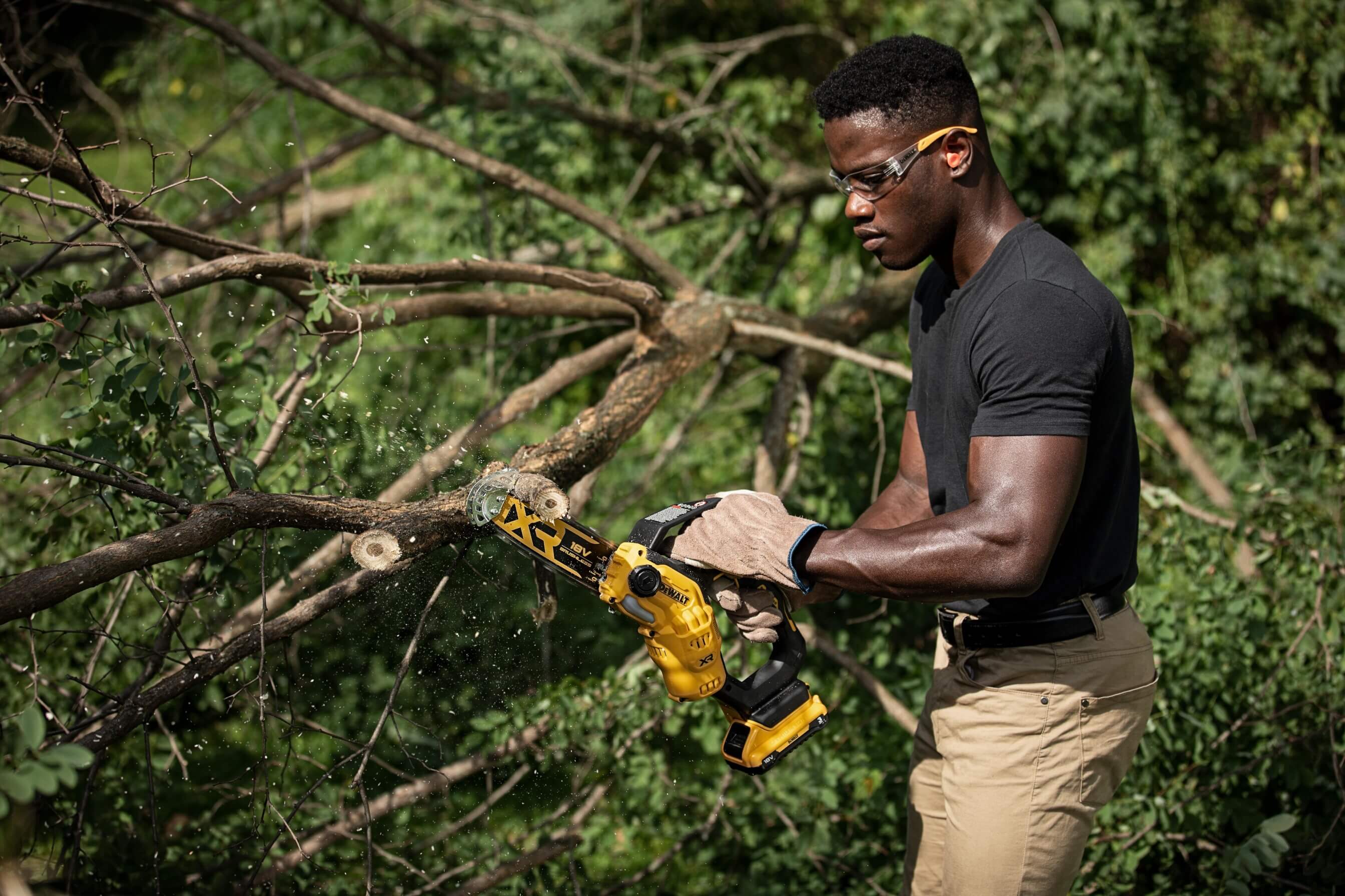 DeWalt DCMPS520N 18V XR Akku-Ast-Kettensäge – Leicht, kompakt und leistungsstark für präzise Schnitte