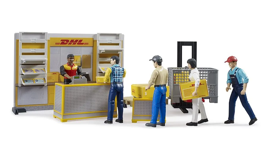 Spielszene in der BRUDER Postfiliale: Kunden bei der Paketannahme