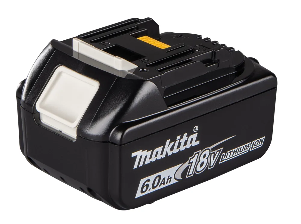 Makita 197422-4 Li-Ion-Akku 18V 6,0 Ah in der Schrägansicht von der Seite