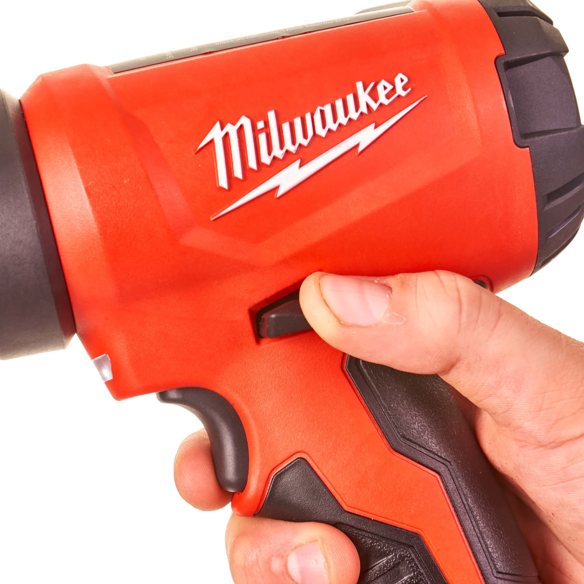 Detail von Logo und Griff des Milwaukee M18 BHG Heißluftgebläses