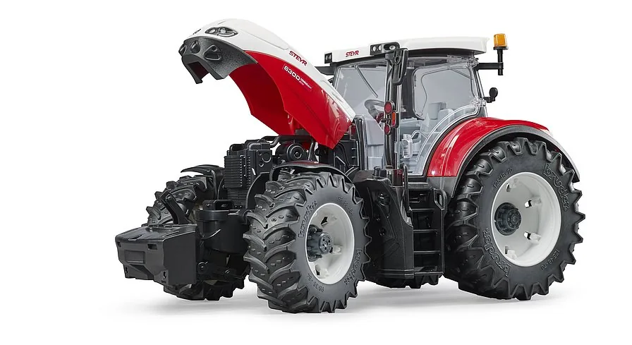 Geöffnete Motorhaube und Heckansicht des Bruder Spielzeug-Traktors