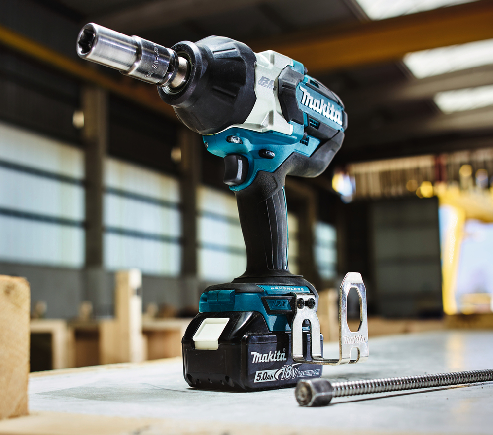 Makita DTW1002Z – Leistungsstarker 18V Akku-Schlagschrauber mit 1.000 Nm Drehmoment und bürstenlosem Motor