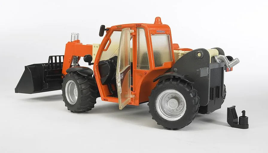Geöffnete Kabinentür und Heckansicht des Bruder JLG 2505