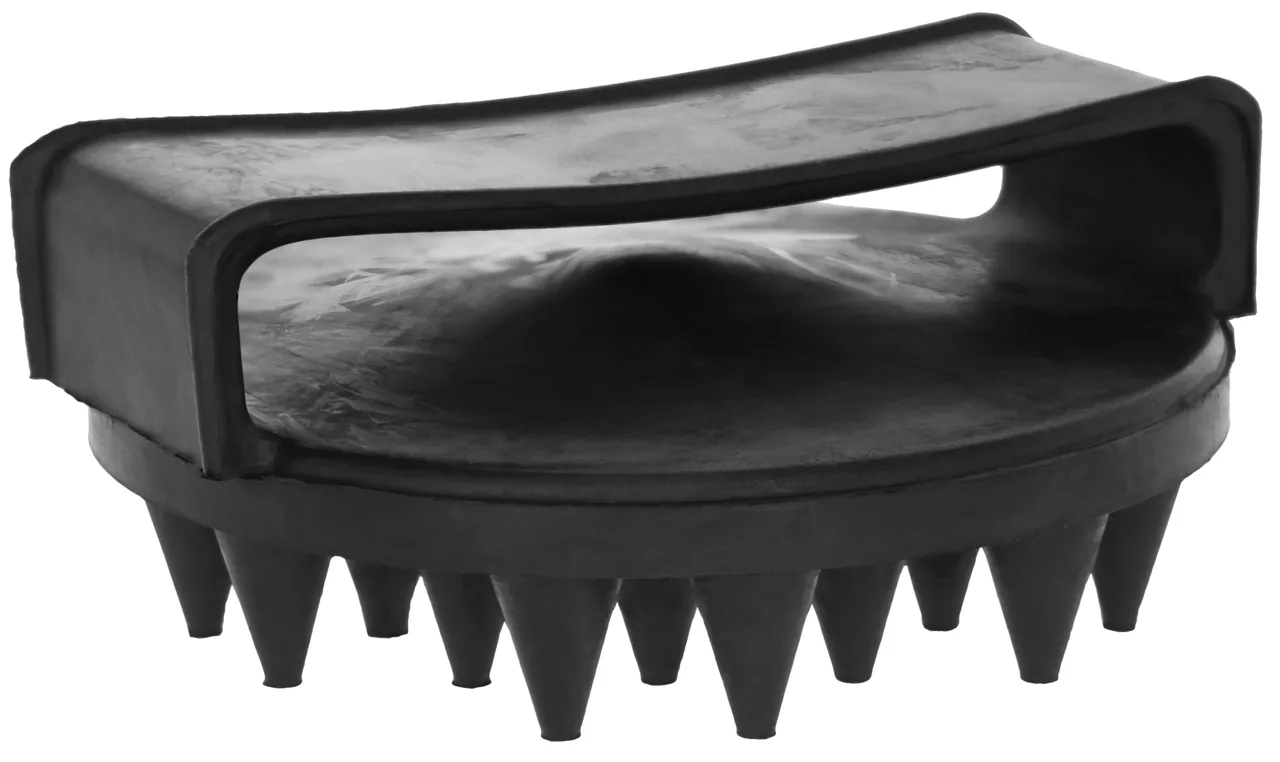 Schwarzer Kerbl Gumminoppenstriegel mit Griffschlaufe für die Fellpflege