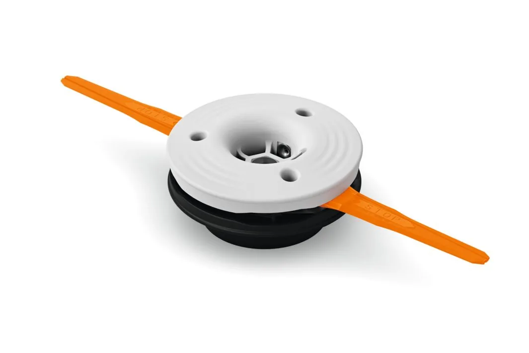 STIHL Mähkopf PolyCut 28-2 mit zwei orangen Kunststoffmessern für Motorsensen