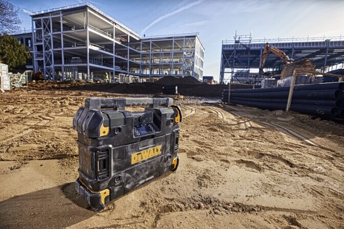 DeWalt DWST1-81078 TSTAK® Baustellenradio – Leistungsstarkes Radio mit Ladefunktion für Ihre Baustelle DeWalt DWST1-81078 TSTAK® Baustellenradio – Leistungsstarkes Radio mit Ladefunktion für Ihre Baustelle