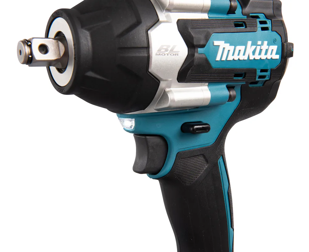 Vierkantaufnahme und bürstenloser Motor des Makita DTW700Z in der Detailaufnahme