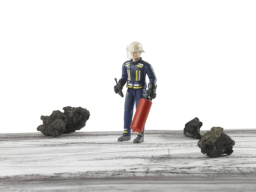 BRUDER Feuerwehrmann mit Visier-Helm im Einsatz-Szenario
