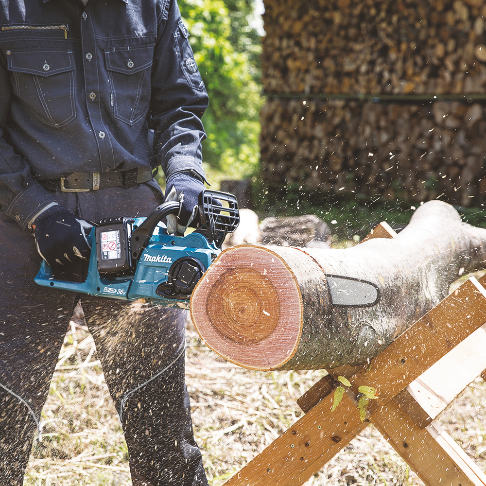 Makita DUC353Z – Leistungsstarke 2x18V Akku-Kettensäge mit bürstenlosem Motor und 35 cm Schwert