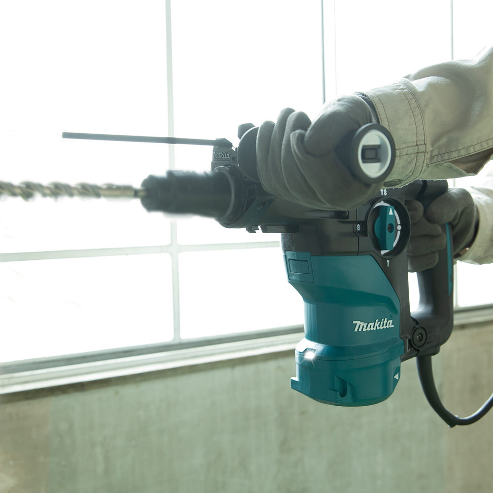 Makita HR3012FCJ Kombihammer – 1.050 W, 30 mm Bohrleistung, Anti-Vibrations-Technologie Makita HR3012FCJ Kombihammer – 1.050 W, 30 mm Bohrleistung, Anti-Vibrations-Technologie