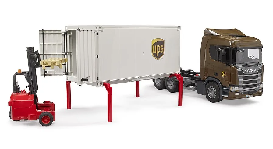 BRUDER Gabelstapler fährt zur Beladung in den geräumigen UPS-Container