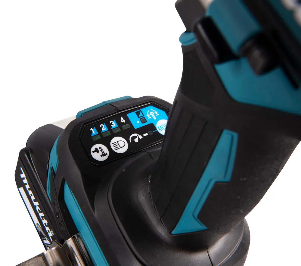 Bedienfeld mit Modus- und Licht-LEDs des Makita DTW700Z in der Detailaufnahme