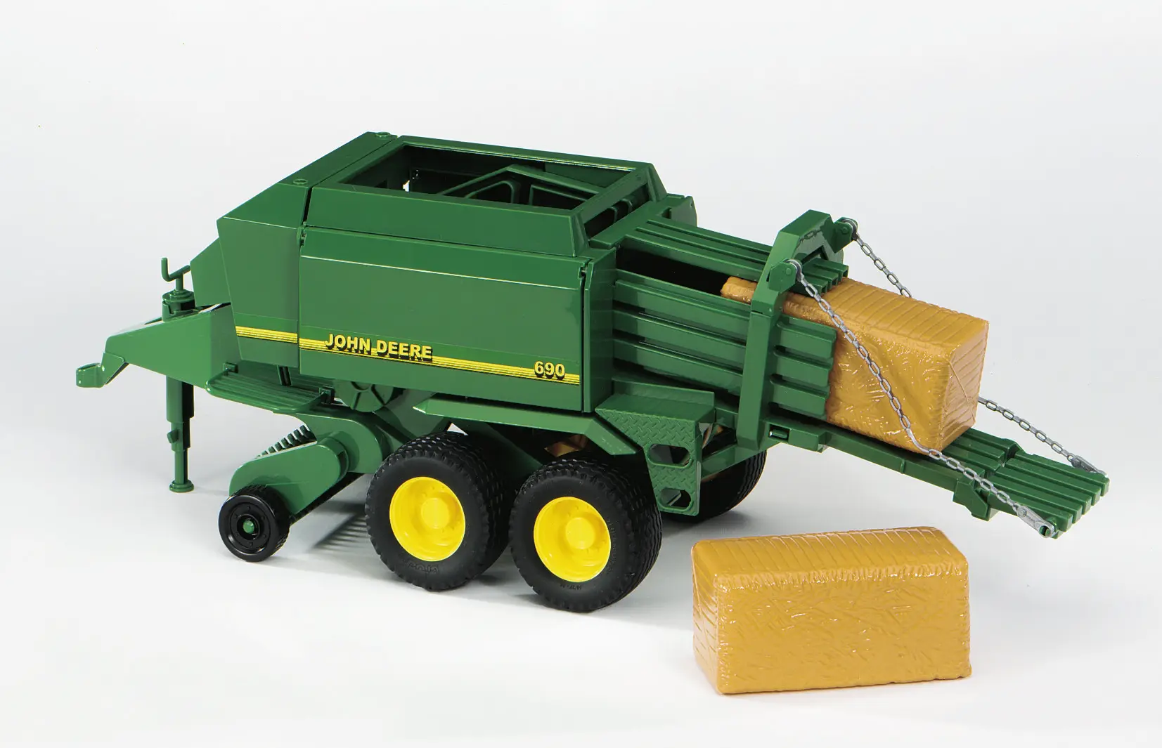 Bruder John Deere 690 Ballenpresse in Grün mit Quaderballen, Spielzeug im Maßstab 1:16