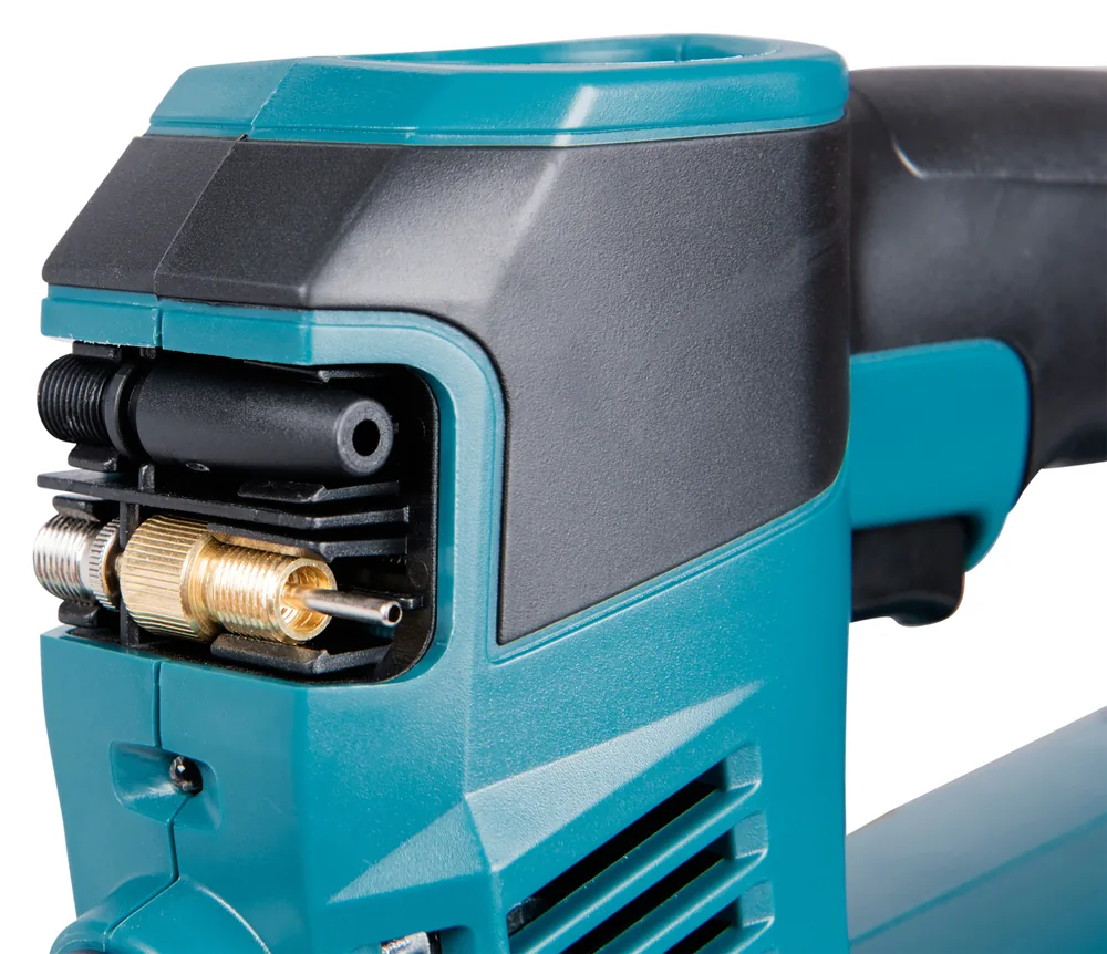 Messing-Ventiladapter und Anschlüsse des Makita DMP180Z Akku-Kompressors in der Detailaufnahme
