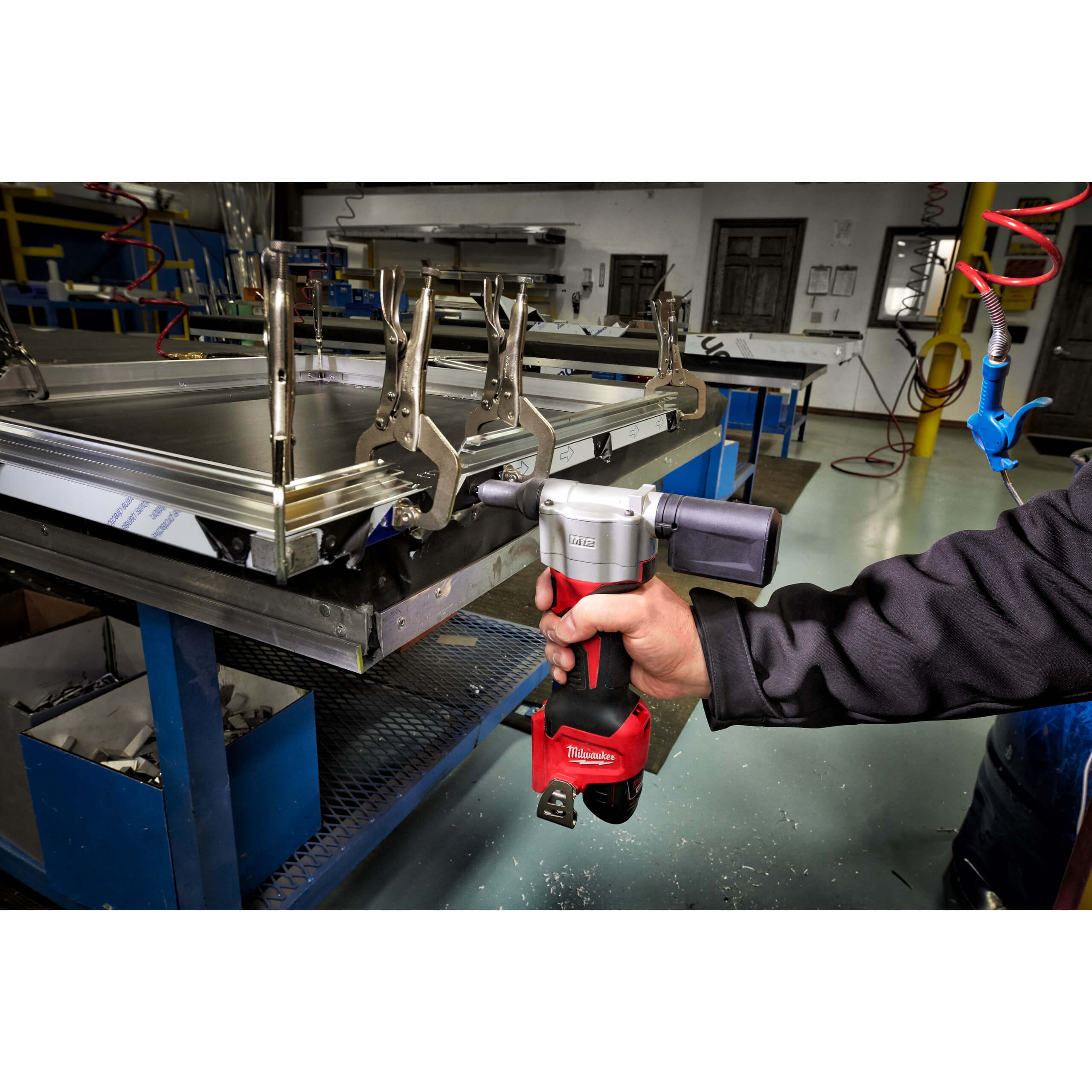 Milwaukee M12BPRT-201X Akku-Blindnietgerät – Leistungsstark und Vielseitig Milwaukee M12BPRT-201X Akku-Blindnietgerät – Leistungsstark und Vielseitig