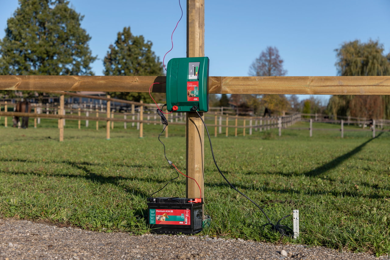 Kerbl Duo Power X 6000 smart – Effizientes und intelligentes Weidezaungerät für Landwirte und Tierhalter. Ideal für Pferde, Rinder und Schafe mit mittlerem bis starkem Bewuchs. Mit Anbindung an Cloud und App-Steuerung.