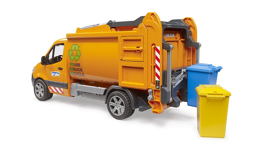 BRUDER MB Sprinter Kommunal Müllfahrzeug mit Mülltonnen – Detailgetreues Modell im Maßstab 1:16