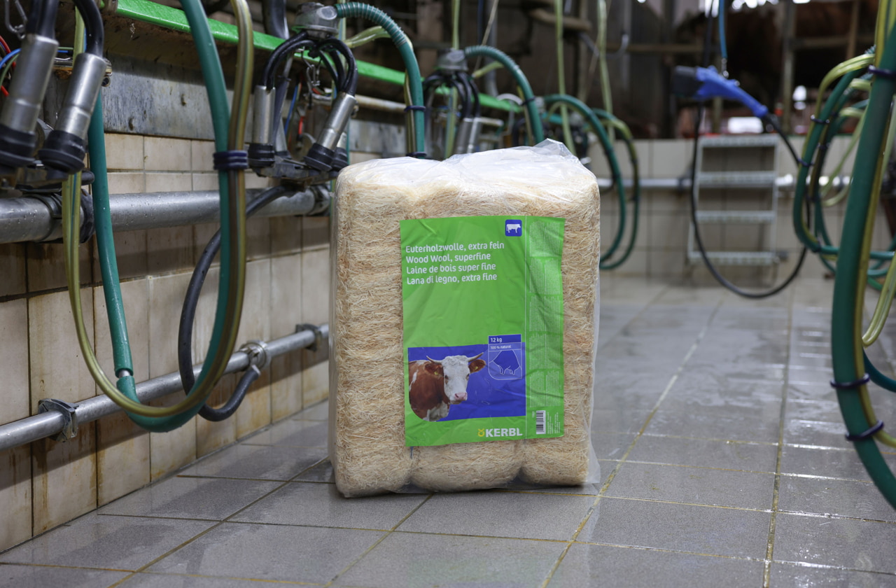Euterholzwolle Kerbl 12 kg - Extra Fein für Euterhygiene und Massageeffekt Euterholzwolle Kerbl 12 kg - Extra Fein für Euterhygiene und Massageeffekt