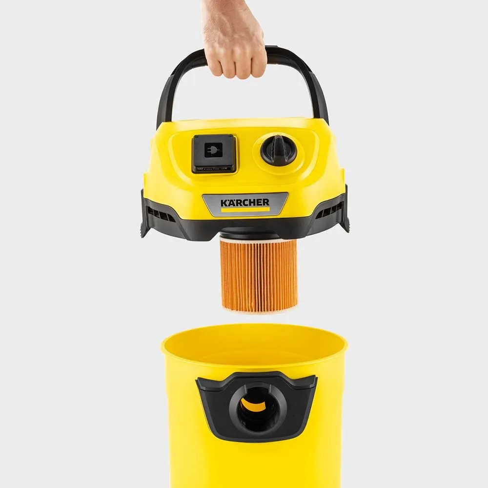 Original Kärcher Patronenfilter KFI 3310 wird in den Nass-/Trockensauger eingesetzt