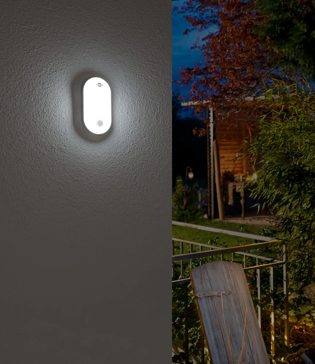 Brennenstuhl OL 1650 P an einer Hauswand montiert und bei Nacht beleuchtet