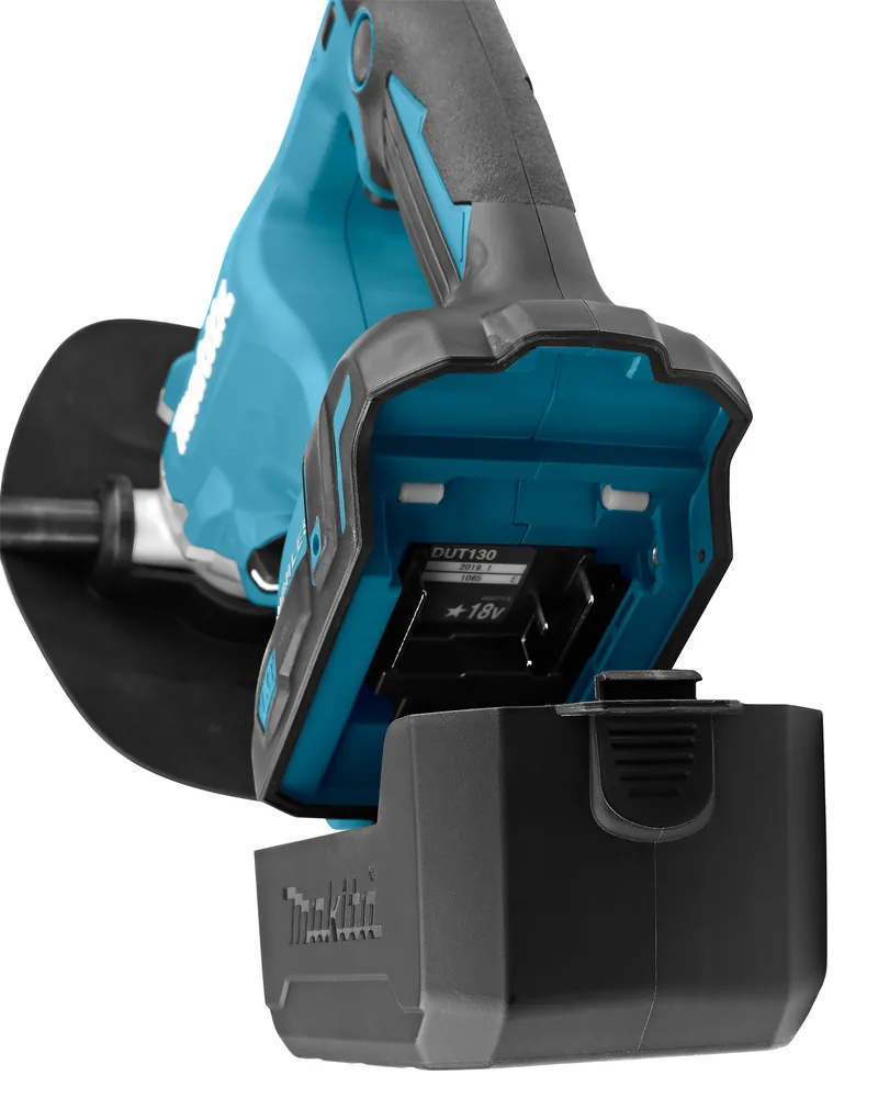 Akku-Aufnahme des Makita DUT130Z Akku-Rührwerks in der Detailaufnahme