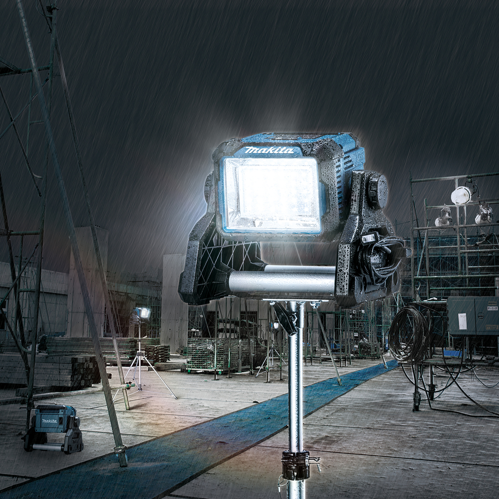 LED-Baustrahler 14, 4V/18V/230V • 1.800 lx • 3.000 lm LED-Baustrahler 14, 4V/18V/230V • 1.800 lx • 3.000 lm