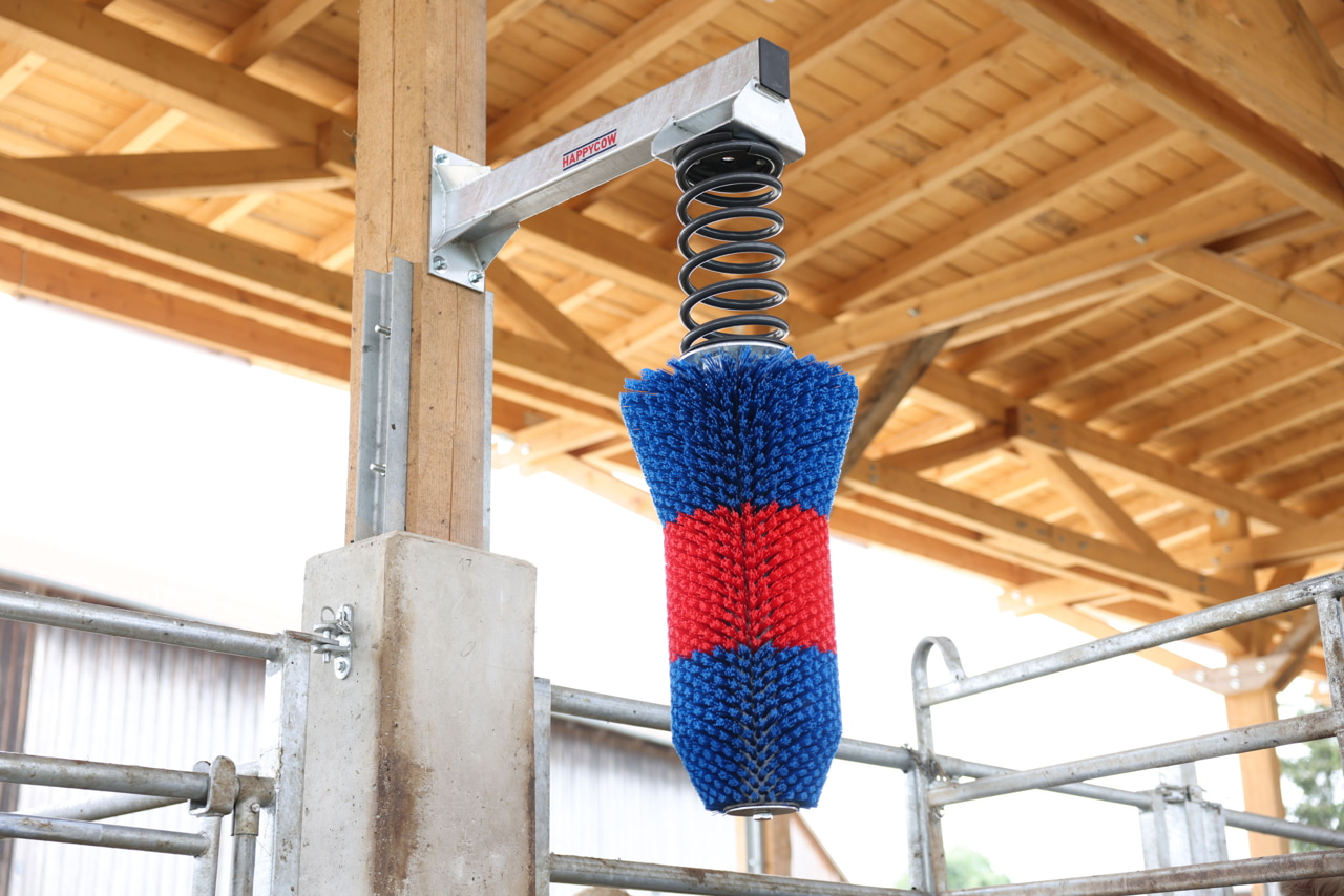 Kerbl HAPPYCOW FlexiSwing Viehbürste – Pendelbürste für Rinder und Pferde zur Fellpflege und Beschäftigung Kerbl HAPPYCOW FlexiSwing Viehbürste – Pendelbürste für Rinder und Pferde zur Fellpflege und Beschäftigung