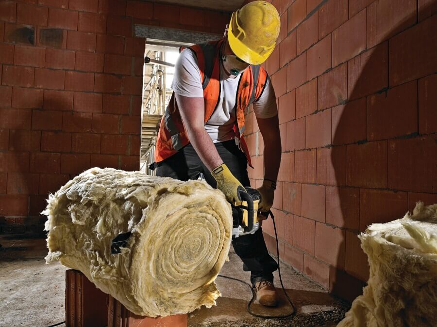 DeWalt DWE398 Alligator-Spezialsäge – 1.700 W Leistung für präzises Sägen von Hochlochziegeln