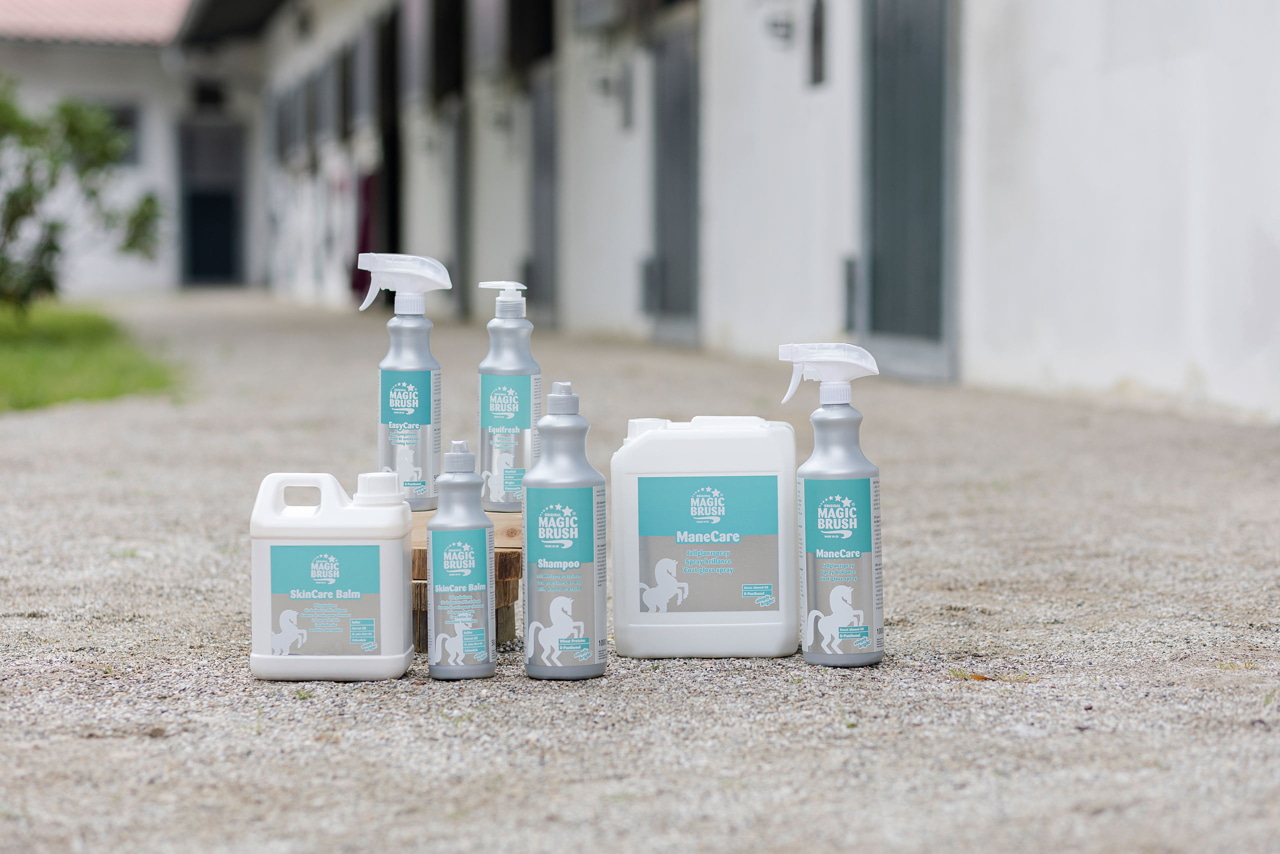 Easy Care Lotion für Pferde - 500ml - Trockenshampoo zur sanften Pflege von Pferdehäuten, ohne Wasser verwenden, für die Reinigung zwischen und vor Wettbewerben, ideal für helle Fellfarben, enthält schützendes D-Panthenol, entwickelt von Kerbl Easy Care Lotion für Pferde - 500ml - Trockenshampoo zur sanften Pflege von Pferdehäuten, ohne Wasser verwenden, für die Reinigung zwischen und vor Wettbewerben, ideal für helle Fellfarben, enthält schützendes D-Panthenol, entwickelt von Kerbl