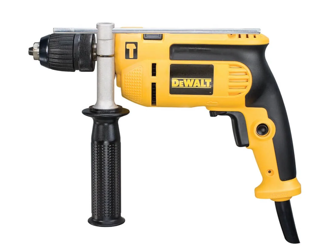 DeWalt DWD024S netzbetriebene Schlagbohrmaschine in Gelb-Schwarz mit Zusatzhandgriff und Tiefenanschlag