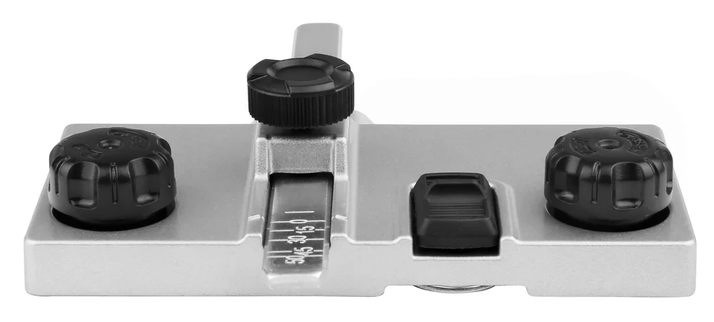 Makita Führungsschienenadapter mit Skala und Stellknöpfen in der Schrägansicht
