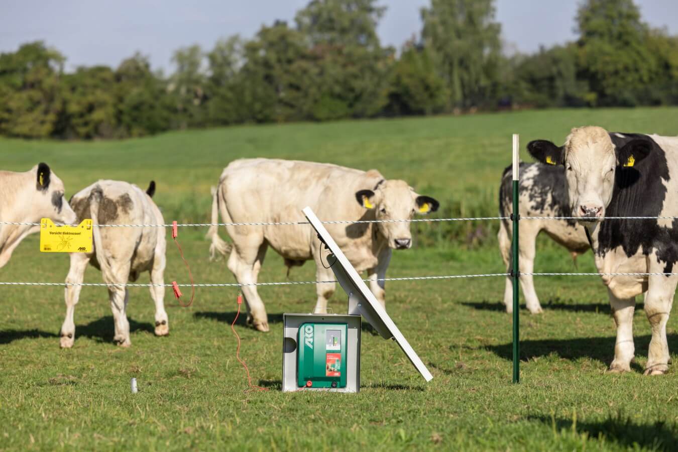 Kerbl Duo Power X 6000 smart – Effizientes und intelligentes Weidezaungerät für Landwirte und Tierhalter. Ideal für Pferde, Rinder und Schafe mit mittlerem bis starkem Bewuchs. Mit Anbindung an Cloud und App-Steuerung.