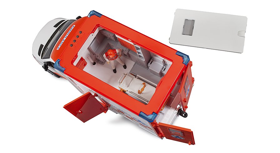 Draufsicht auf den BRUDER Rettungswagen mit abgenommenem Dachmodul und Blick in den Behandlungsraum