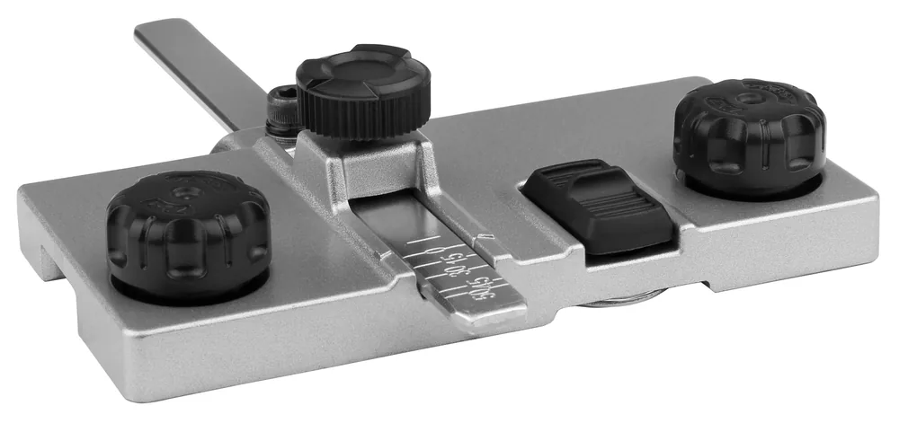 Führungsschienenadapter aus Aluminium mit zwei Klemmknöpfen und Führungssteg