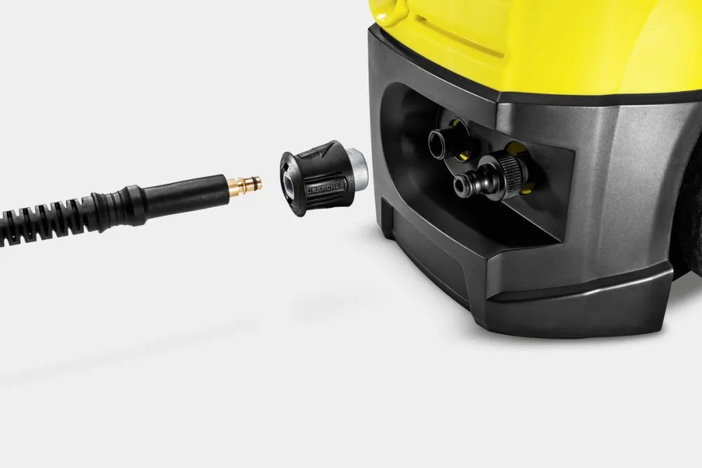 Kärcher Adapter Quick Connect Kupplung wird am Hochdruckreiniger angeschlossen