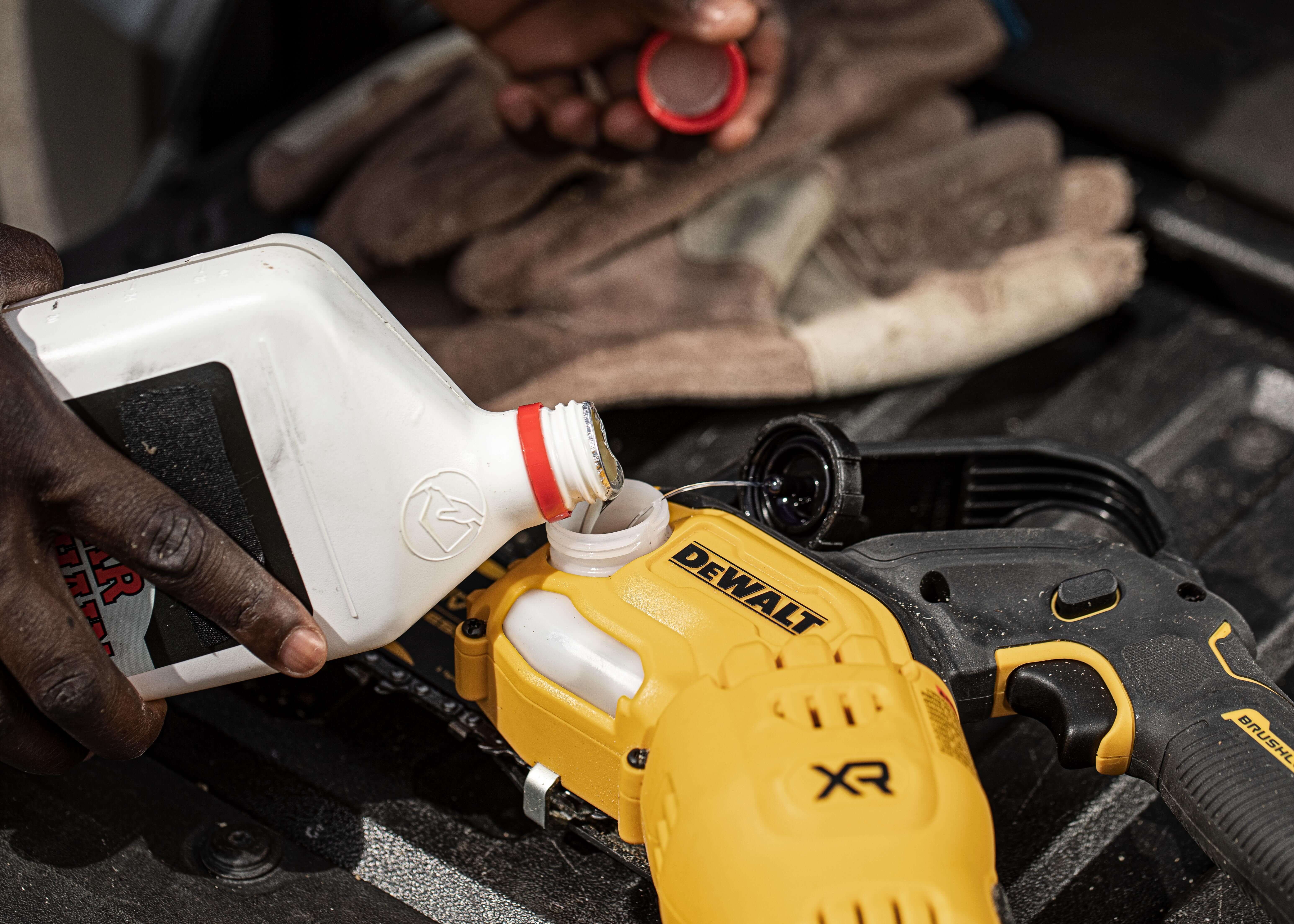 DeWalt DCMPS520N 18V XR Akku-Ast-Kettensäge – Leicht, kompakt und leistungsstark für präzise Schnitte