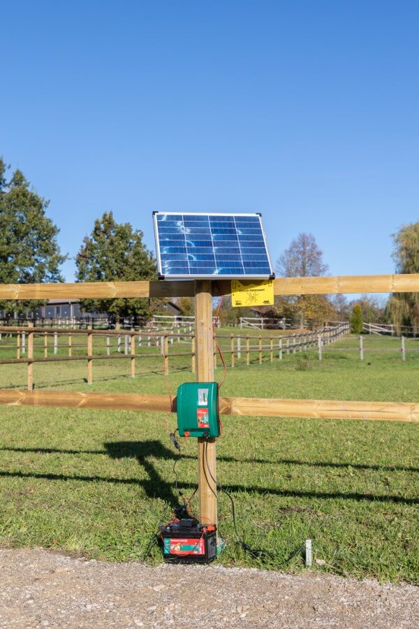 Kerbl Duo Power X 6000 smart – Effizientes und intelligentes Weidezaungerät für Landwirte und Tierhalter. Ideal für Pferde, Rinder und Schafe mit mittlerem bis starkem Bewuchs. Mit Anbindung an Cloud und App-Steuerung.
