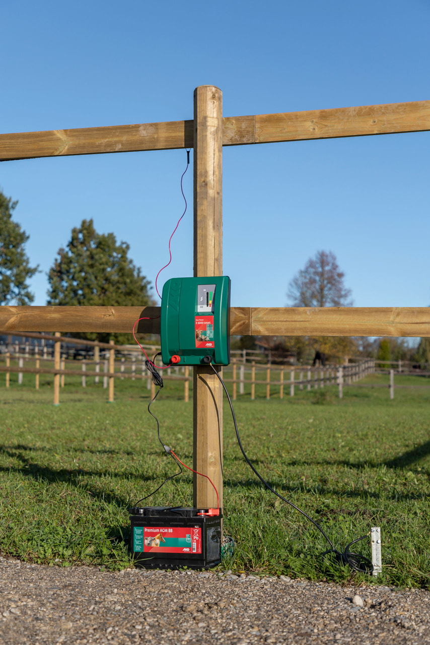 Kerbl Duo Power X 6000 smart – Effizientes und intelligentes Weidezaungerät für Landwirte und Tierhalter. Ideal für Pferde, Rinder und Schafe mit mittlerem bis starkem Bewuchs. Mit Anbindung an Cloud und App-Steuerung.