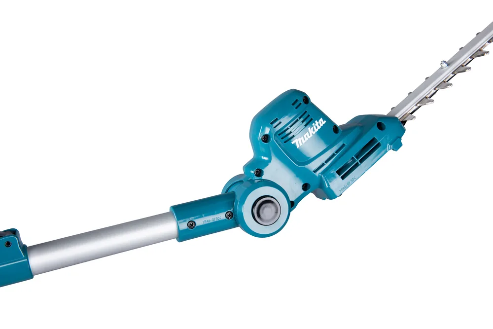 Detail des Getriebekopfs mit Messer am Makita Teleskop-Heckenschneider