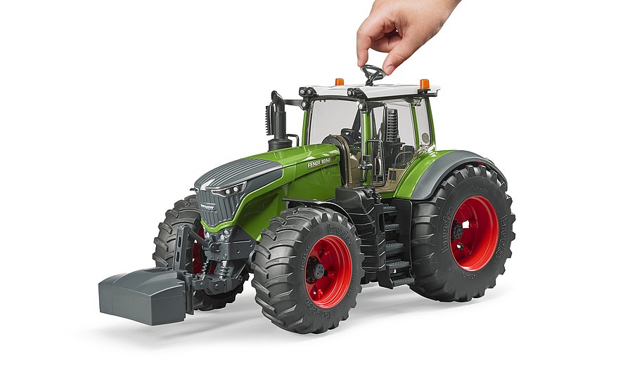 BRUDER Fendt 1050 Vario Traktor – Robuster Spielspaß für Kleinkinder ab 4 Jahren